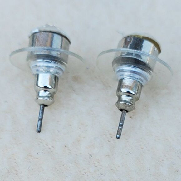 3/$10 NWOT Round crystal/gem stud earrings - Picture 2 of 3